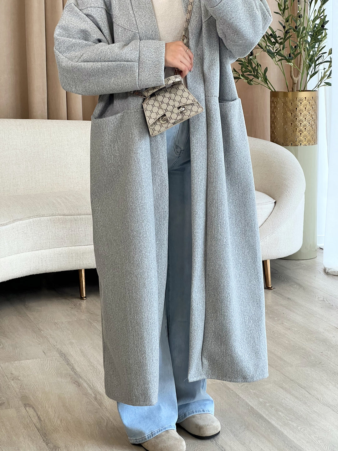 Dalya Oversized Mantel