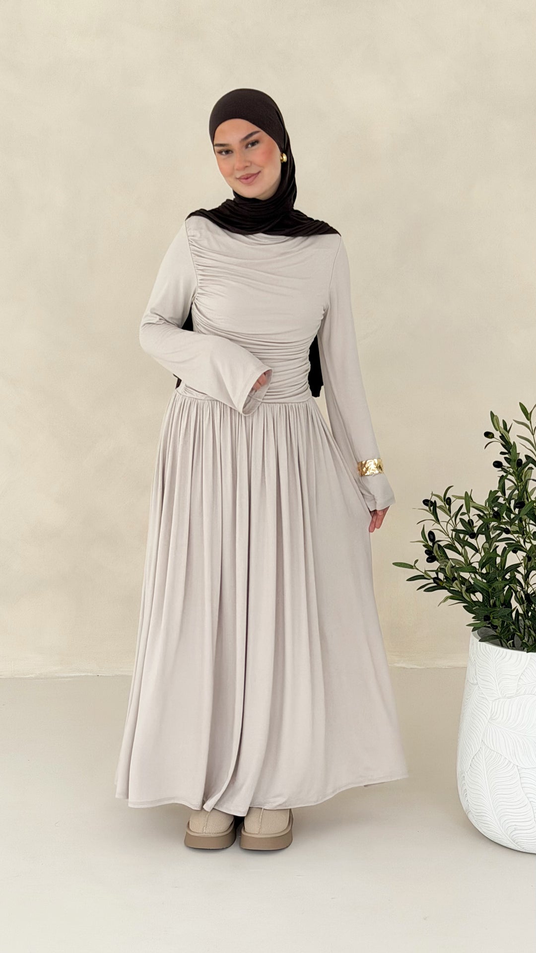 Nura Kleid