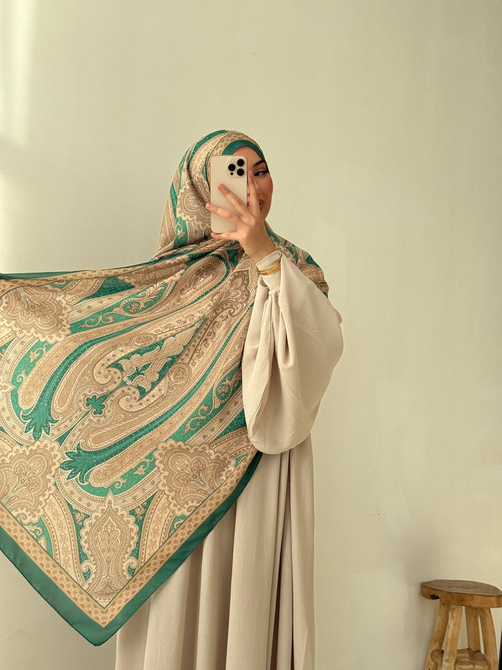 Soft Bohéme Hijab in Emerald Glow