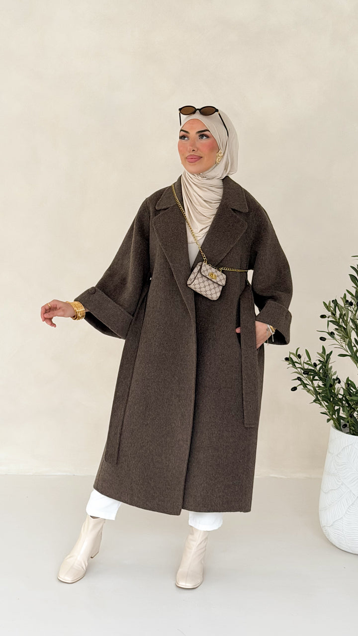 Valéria Woll-Mantel