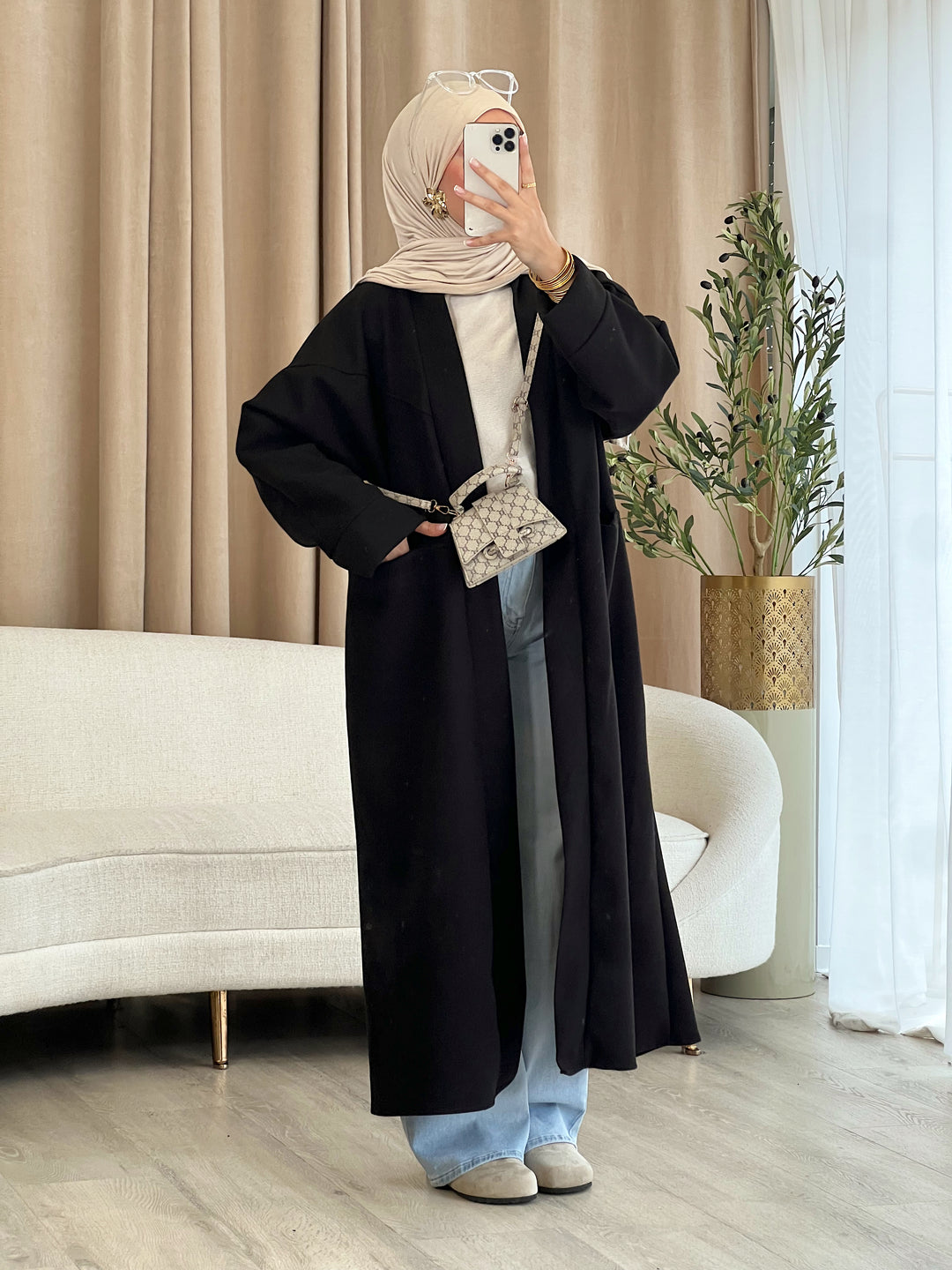 Dalya Oversized Mantel