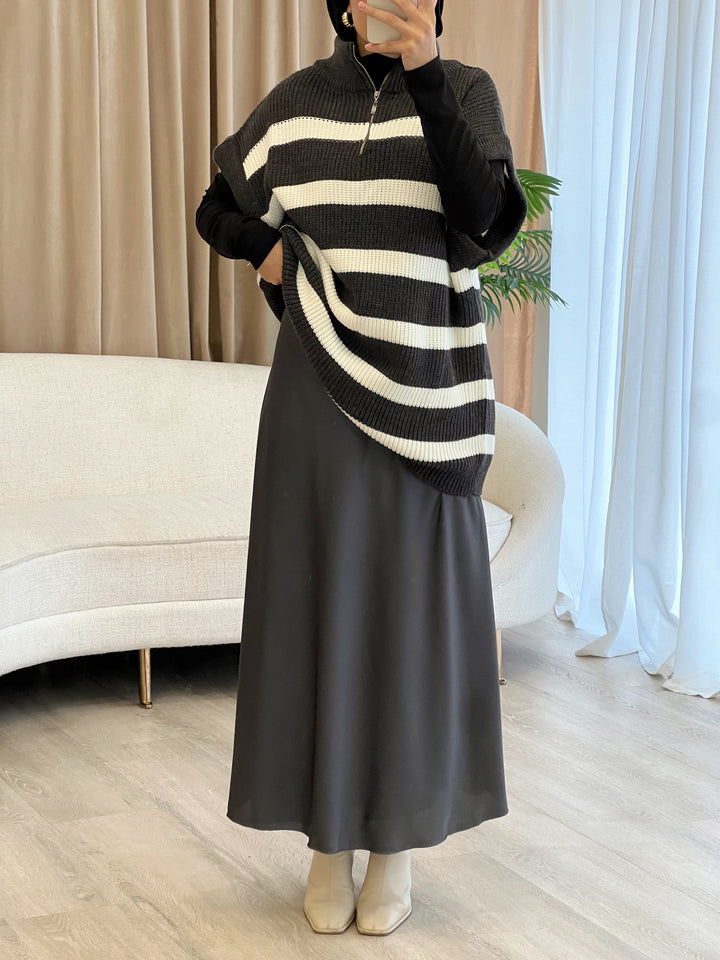 Chic Satin Rock in Grey
