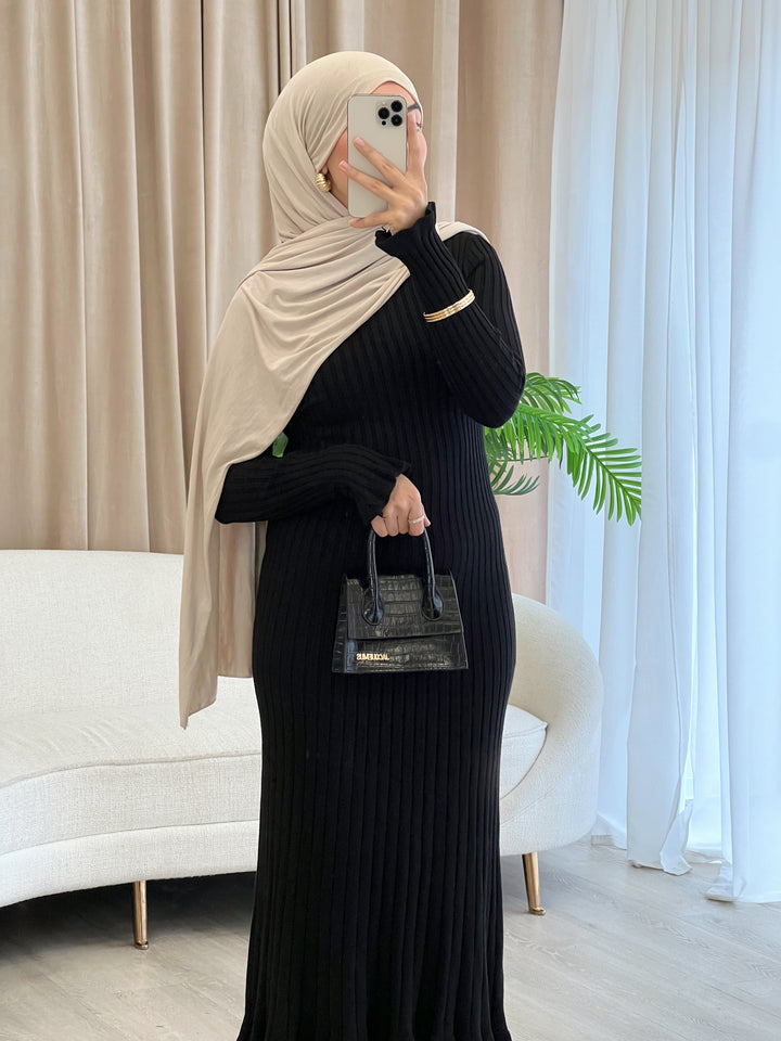 Jolie Kleid in Schwarz
