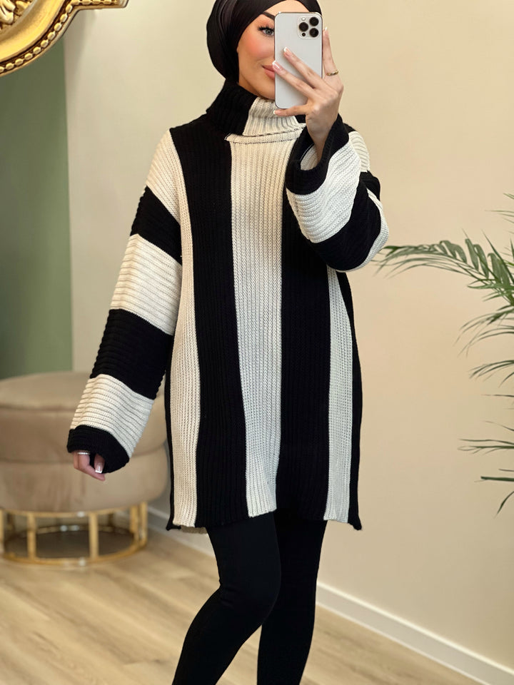 Khloé gestreifter Pullover in Schwarz