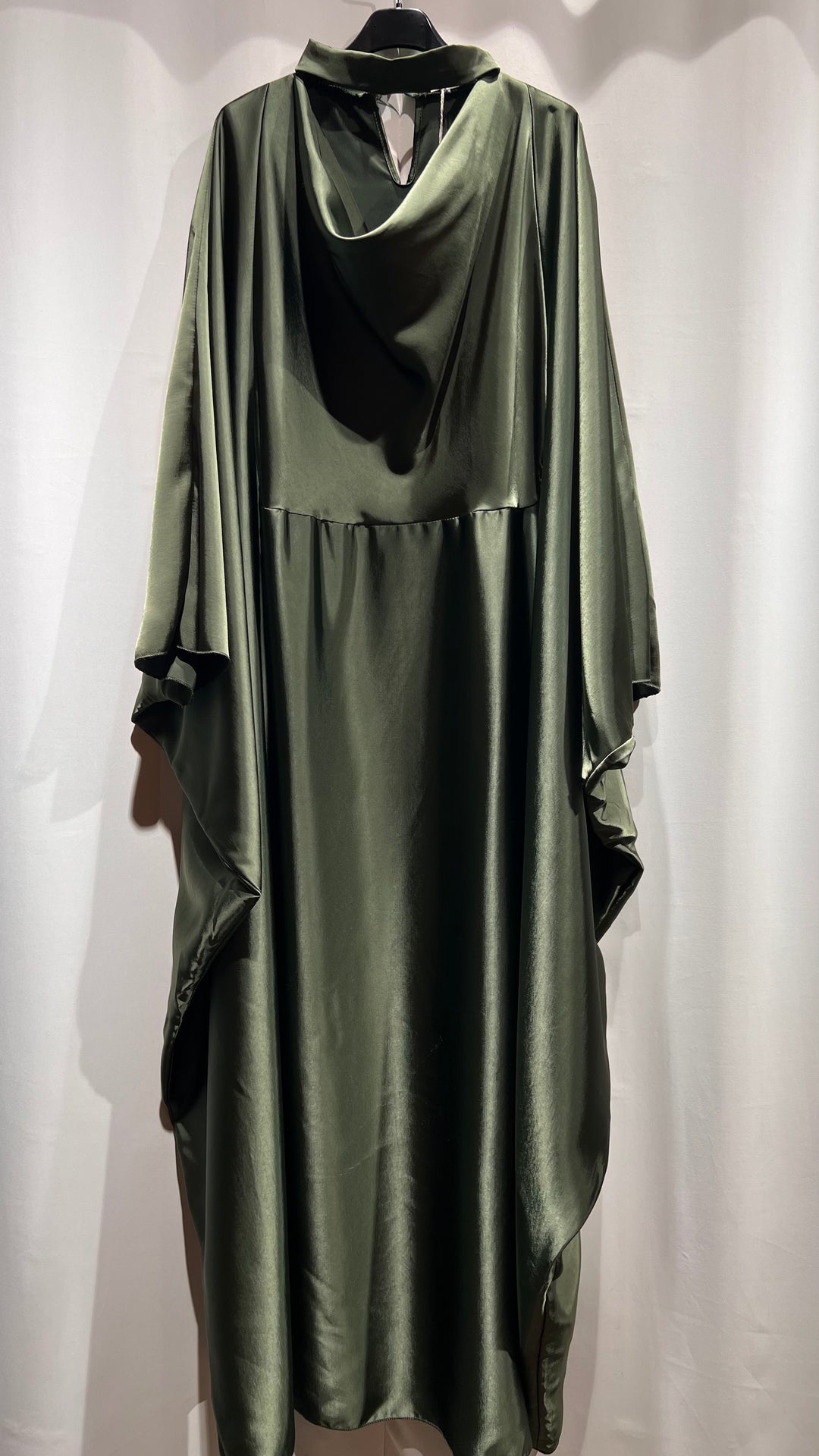 Lyra Abaya