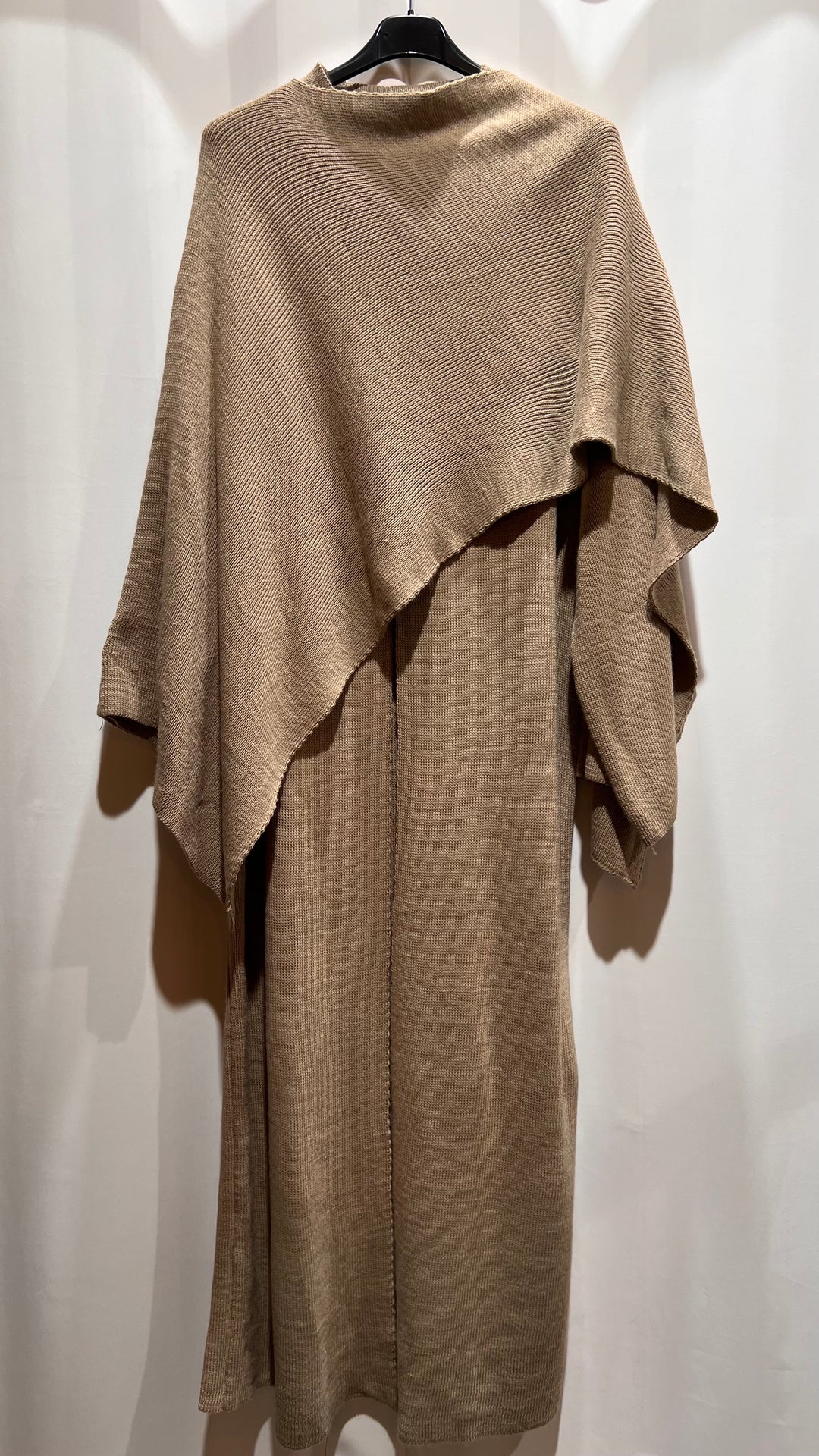 Mira Long Strick-Cape