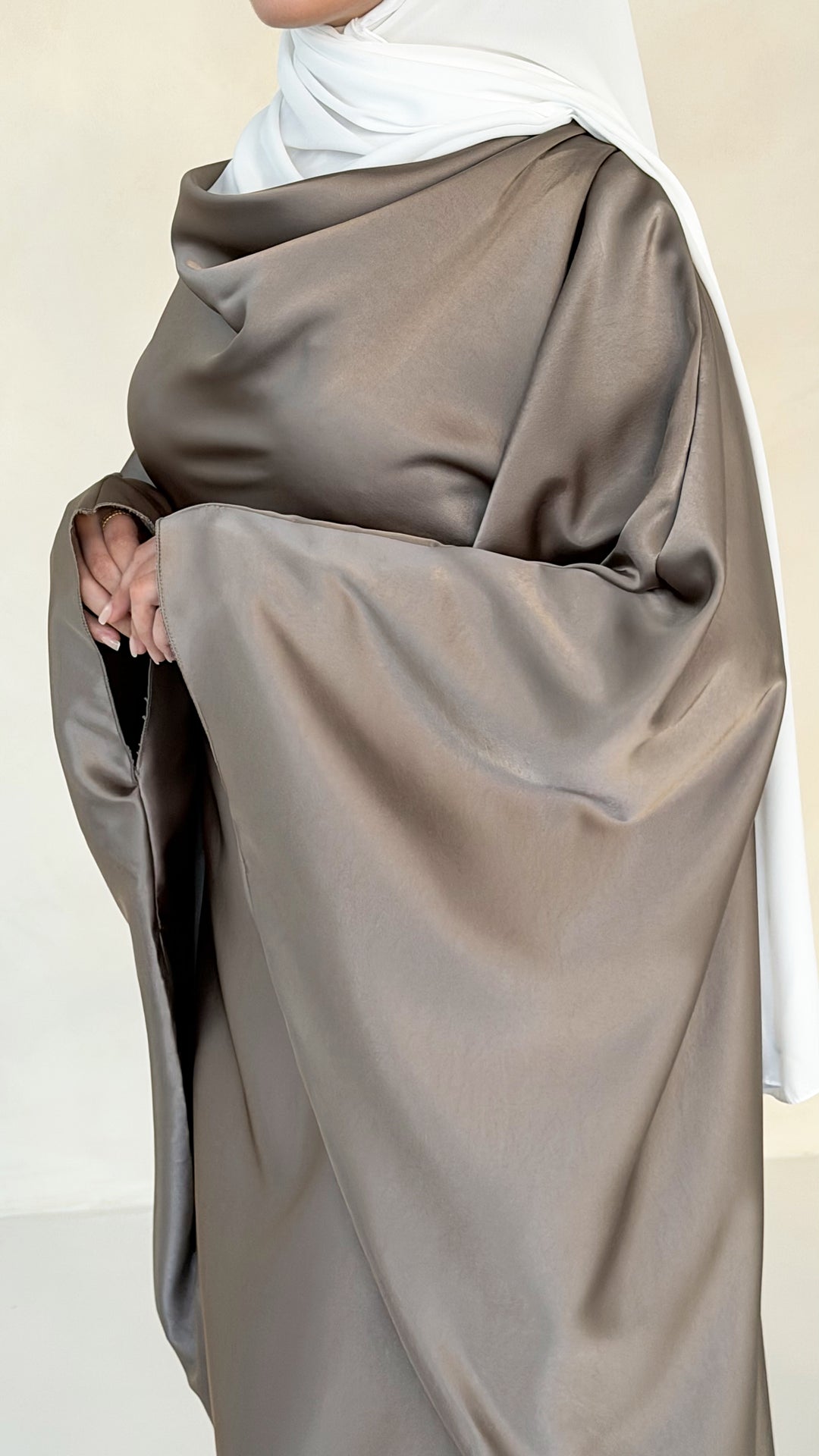 Lyra Abaya