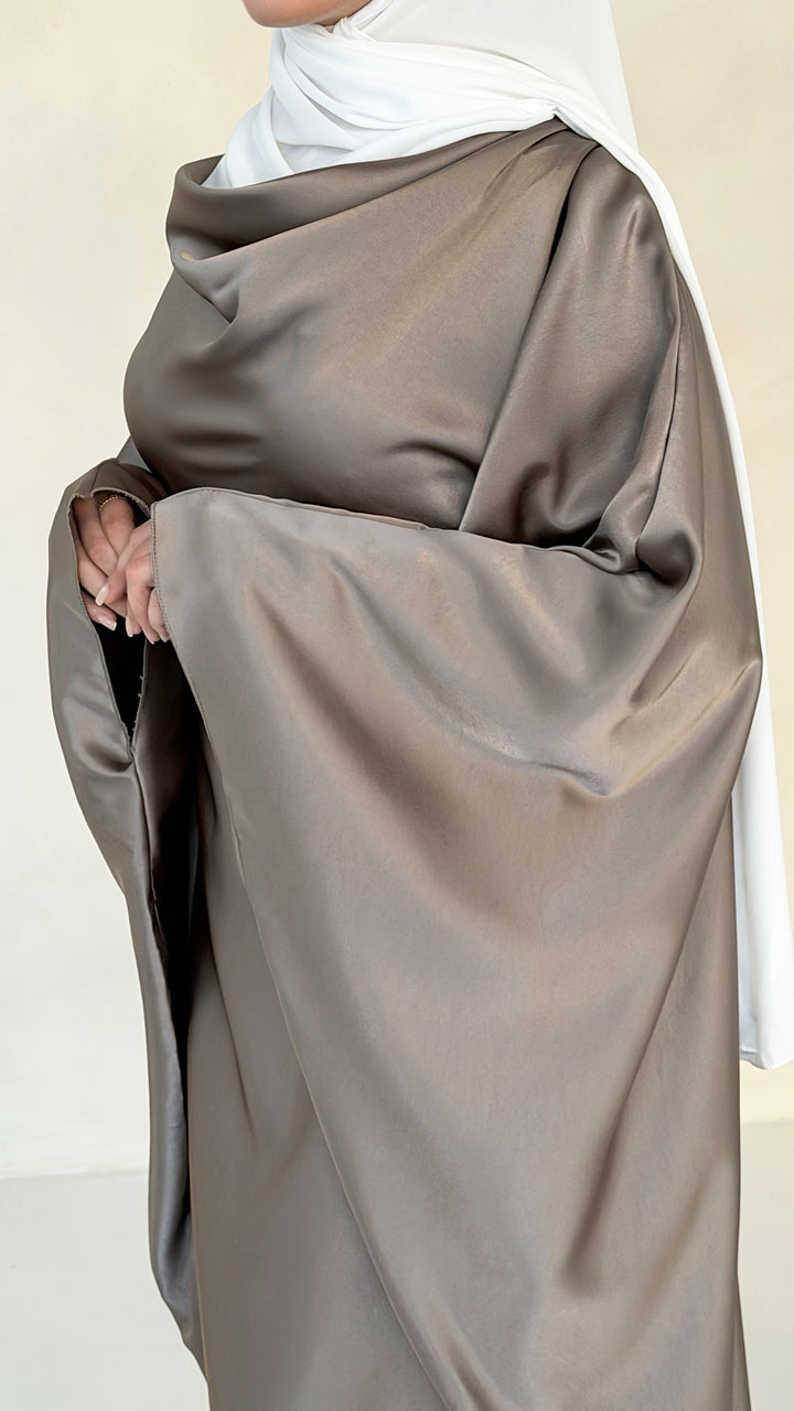 Lyra Abaya