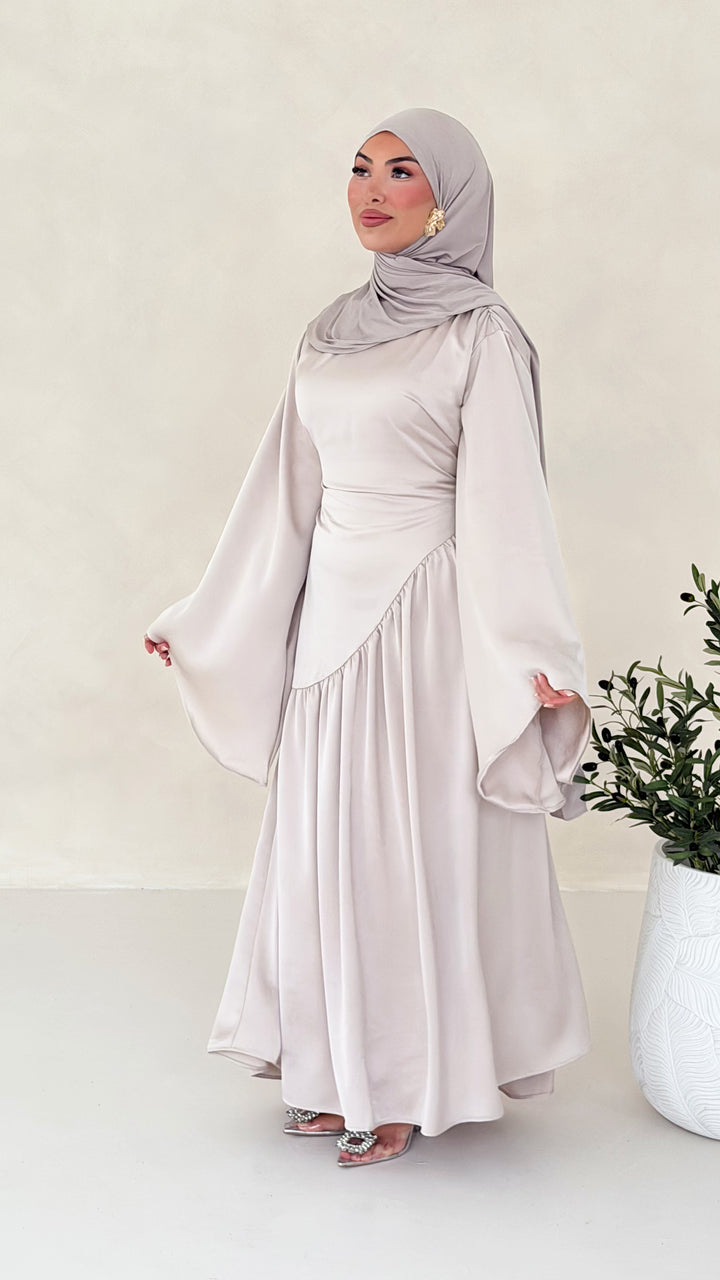 Ilyana Satin Kleid