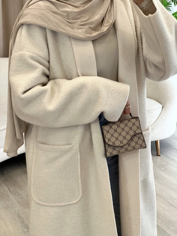 Teddy Oversized Mantel in Creme