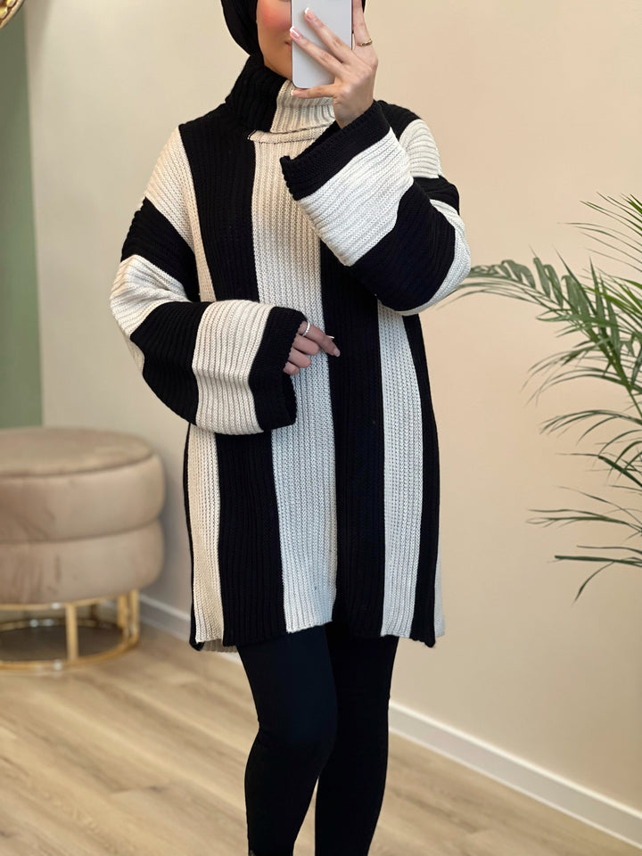 Khloé gestreifter Pullover in Schwarz