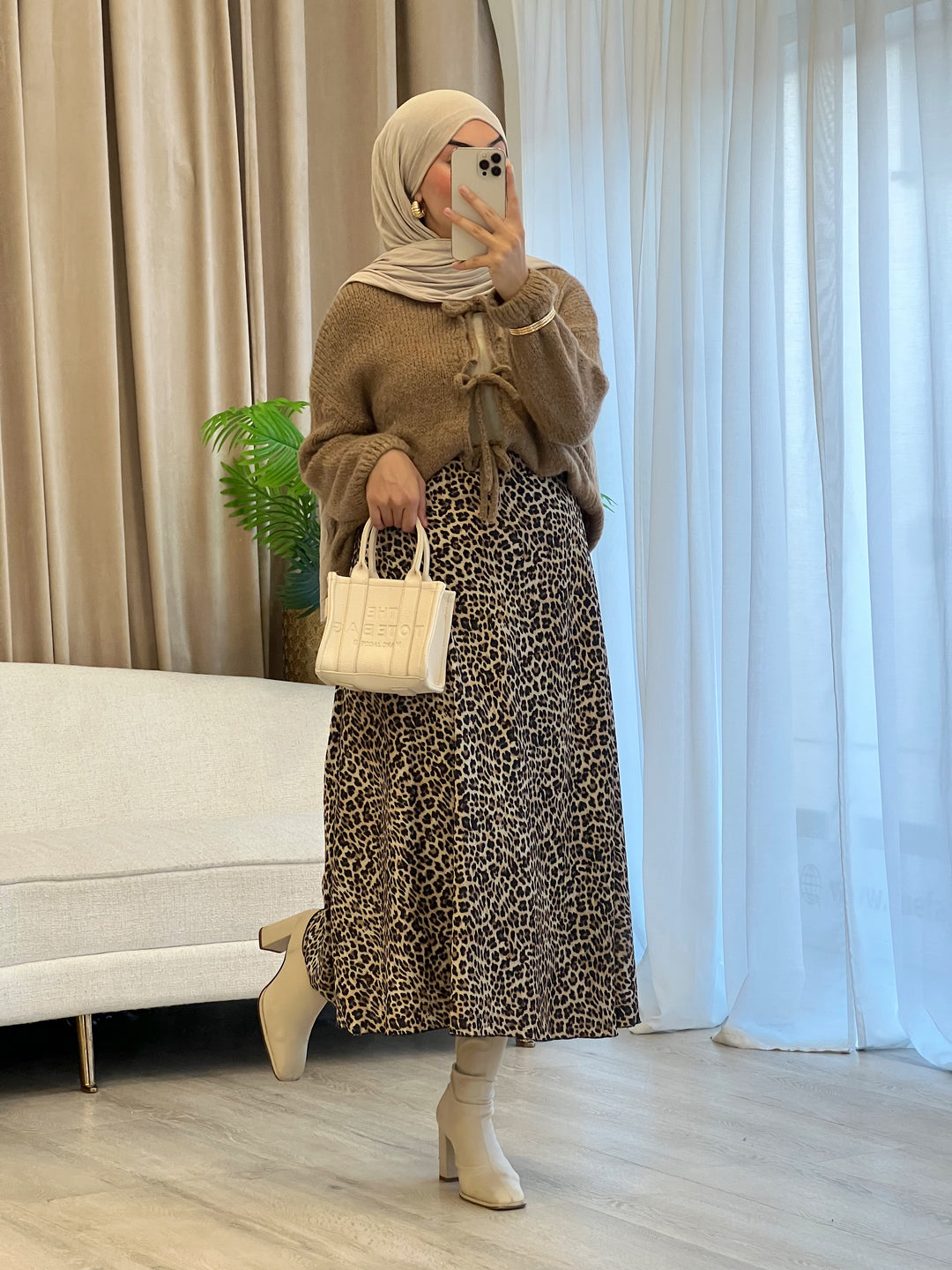 Leo Print Satin Rock