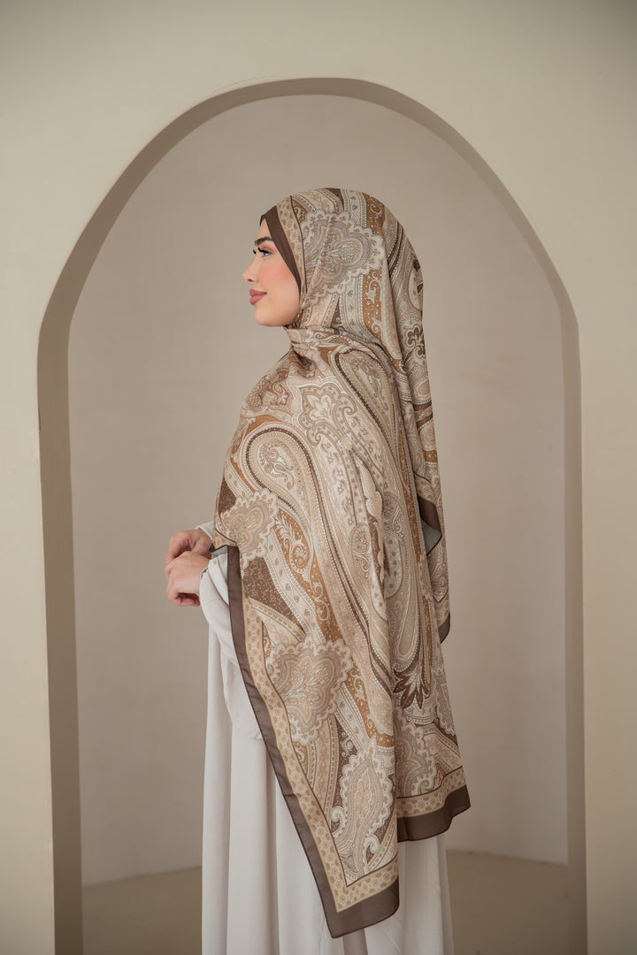 Soft Bohéme Hijab in Hazel Sand