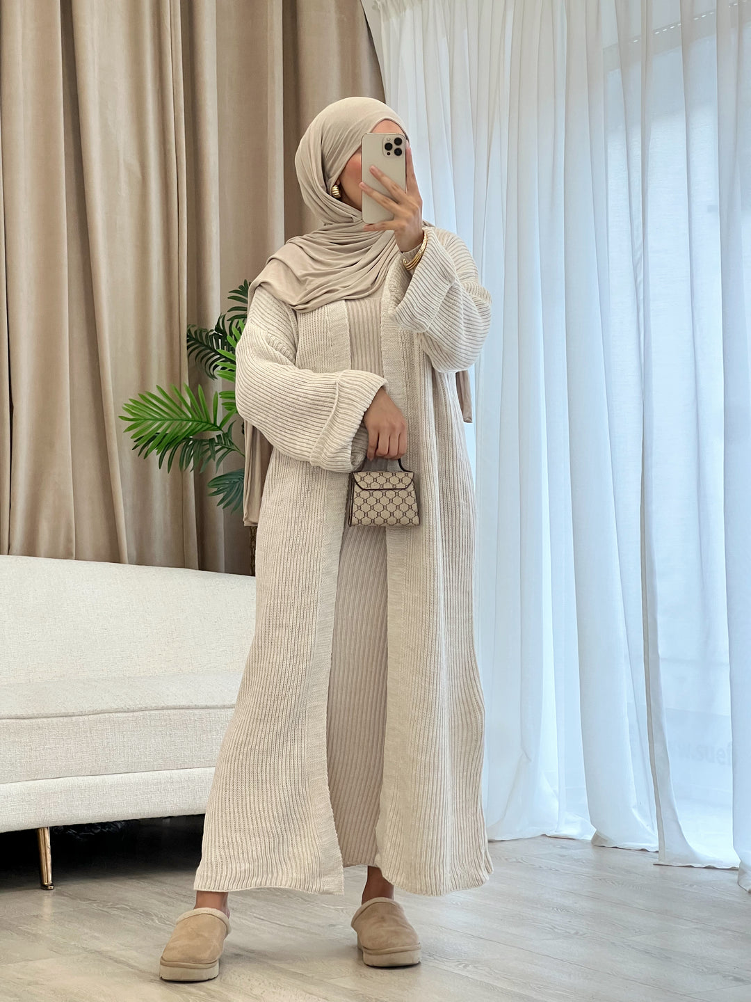 Mila Strick-Cardigan in Beige