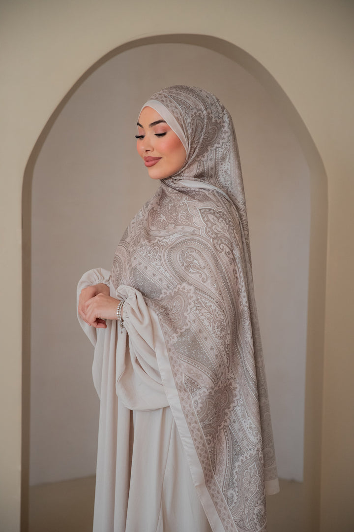Soft Bohéme Hijab in Soft Taupe