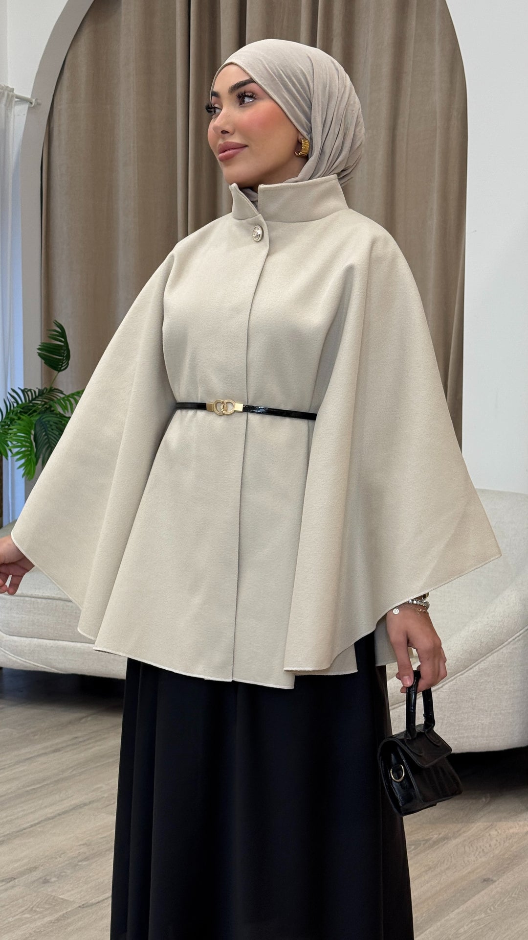 Kamila Cape mit Gürtel in Beige