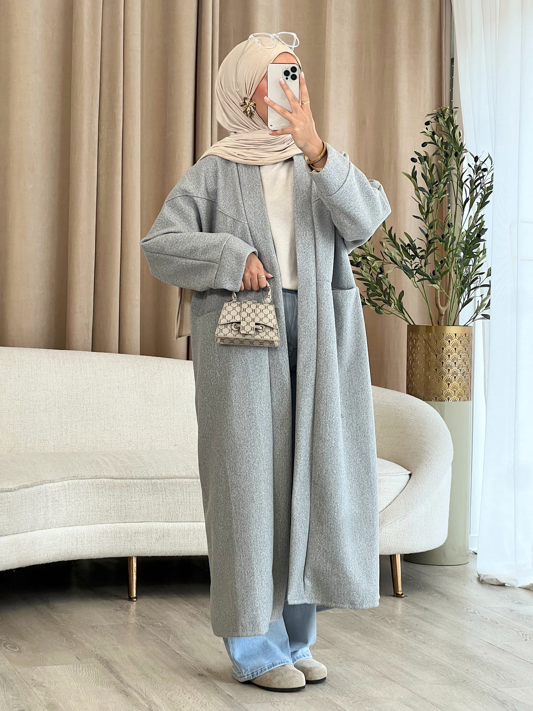Dalya Oversized Mantel