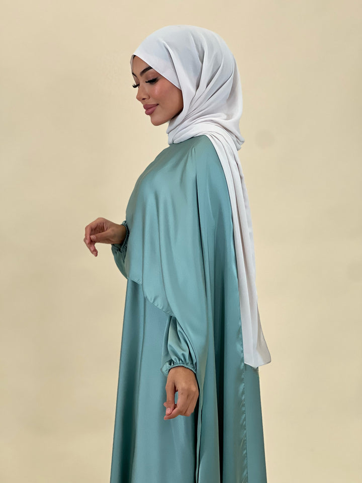 Madeline Satin Abaya mit Cape Detail in Mint