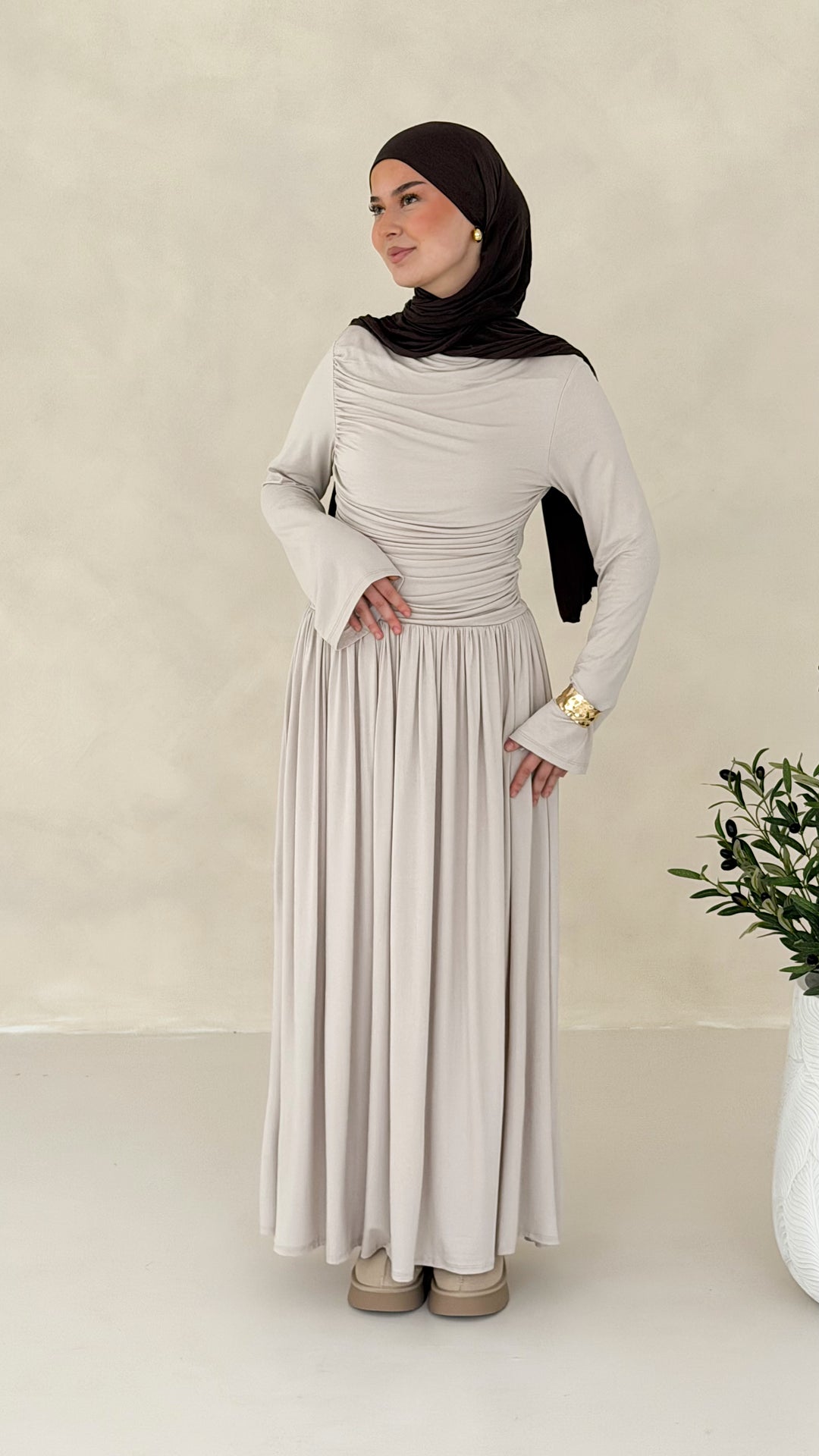 Nura Kleid