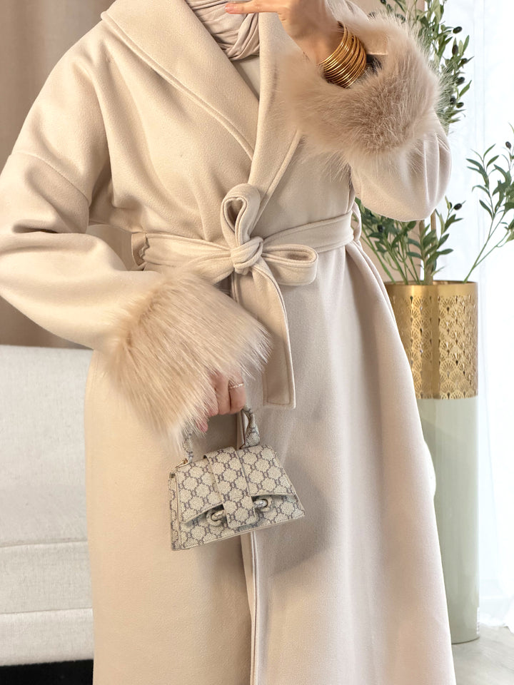 Parisian Faux-Mantel