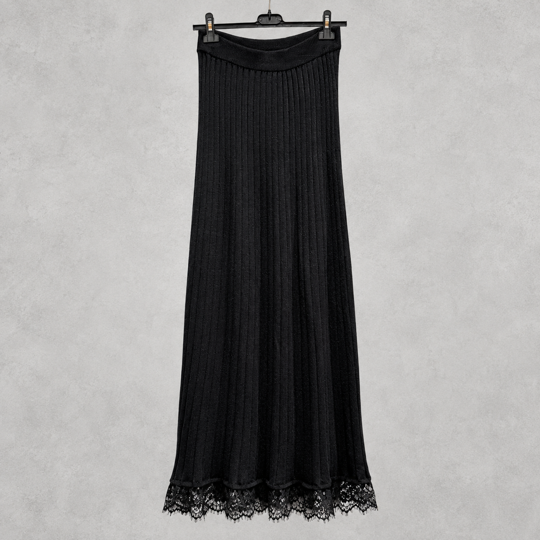 Aveline Lace Rock