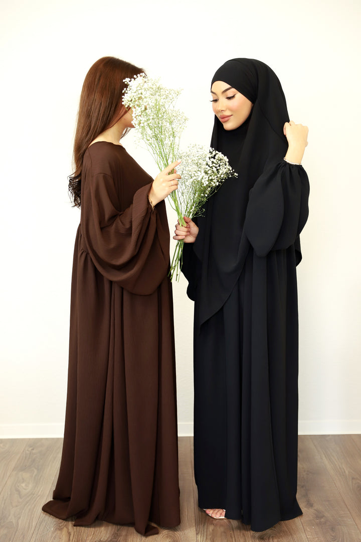 Nour Abaya in Braun