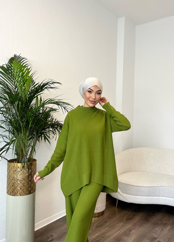 Amari Set in Olive