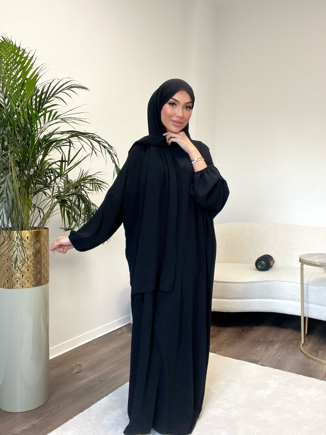 Coco Abaya mit integriertem Hijab in Schwarz