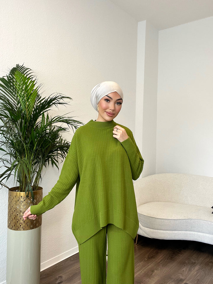 Amari Set in Olive