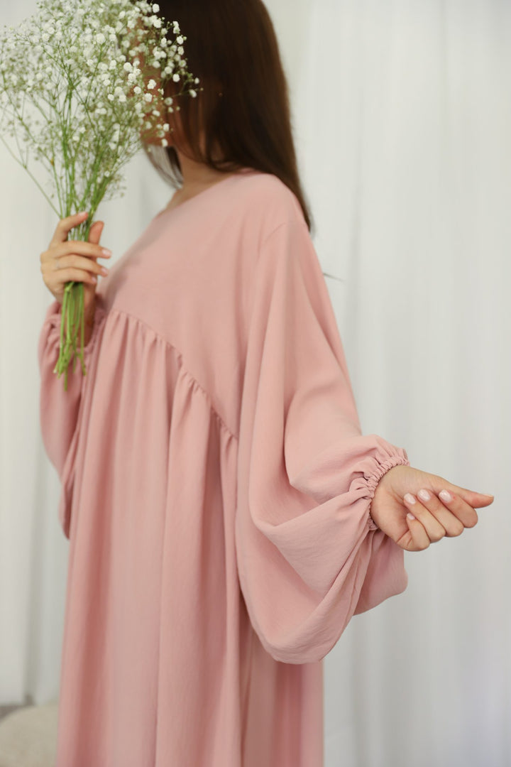 Nour Abaya in Rosa