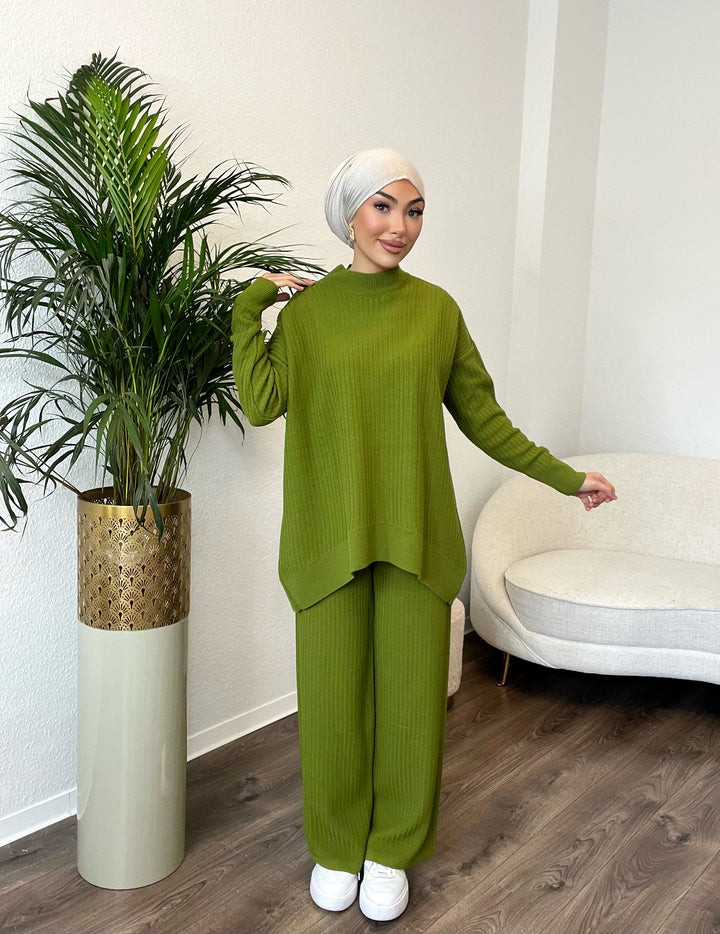 Amari Set in Olive