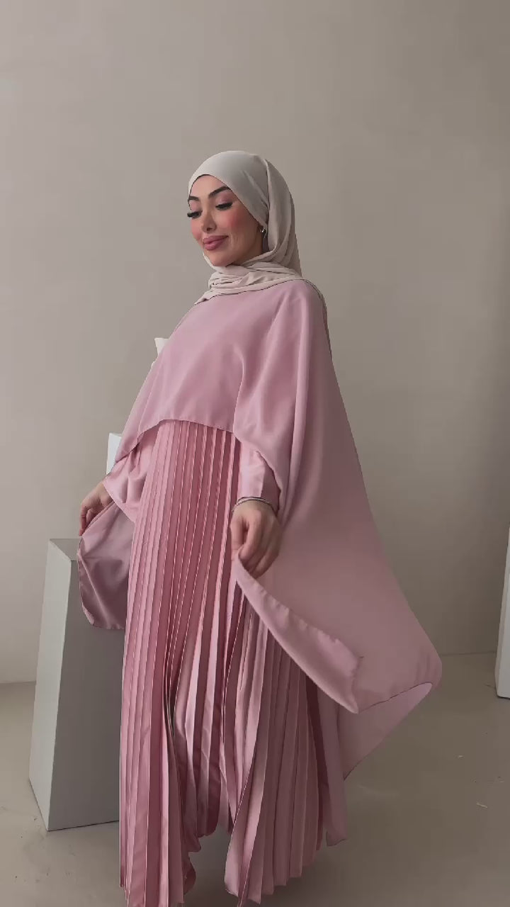 Dunya Plissee Abaya mit Cape in Schwarz